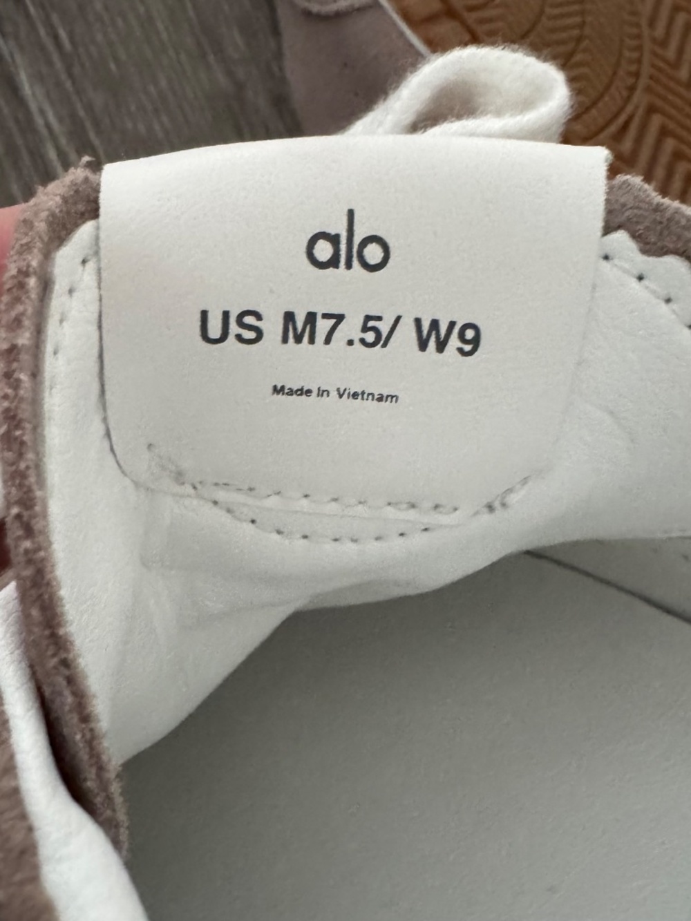 Alo Sunset Sneaker 9 - Picture 4 of 8